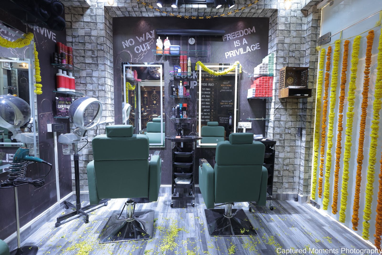 Baal Daadhi Lockup Salon style portrait display